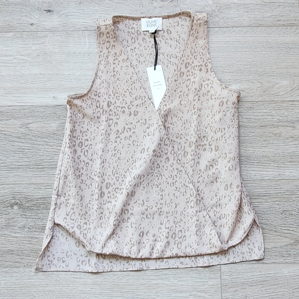 Olive & Oak Tan Leopard Top Womens Xs Sleeveless Drape Front Cross Nwt